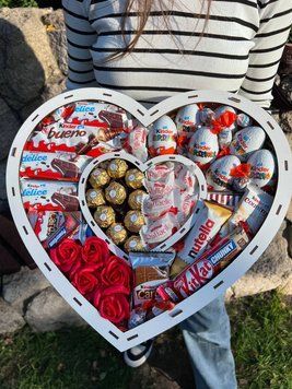 Подарочный набор бокс для девушки с конфетами в форме сердца Размеры: 41/37/10 1016 фото
