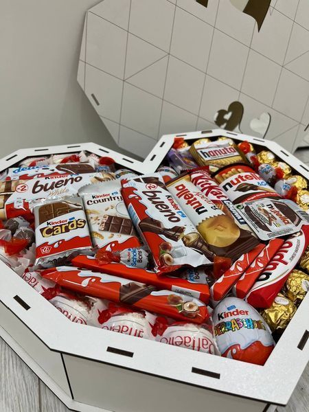 Подарунковий набір з цукерками у формі Серця для дівчини мами сестри Розміри: 41/37/10 1064 фото